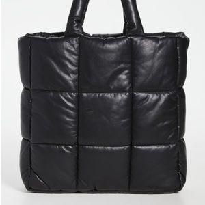 Stand studio  quilted tote